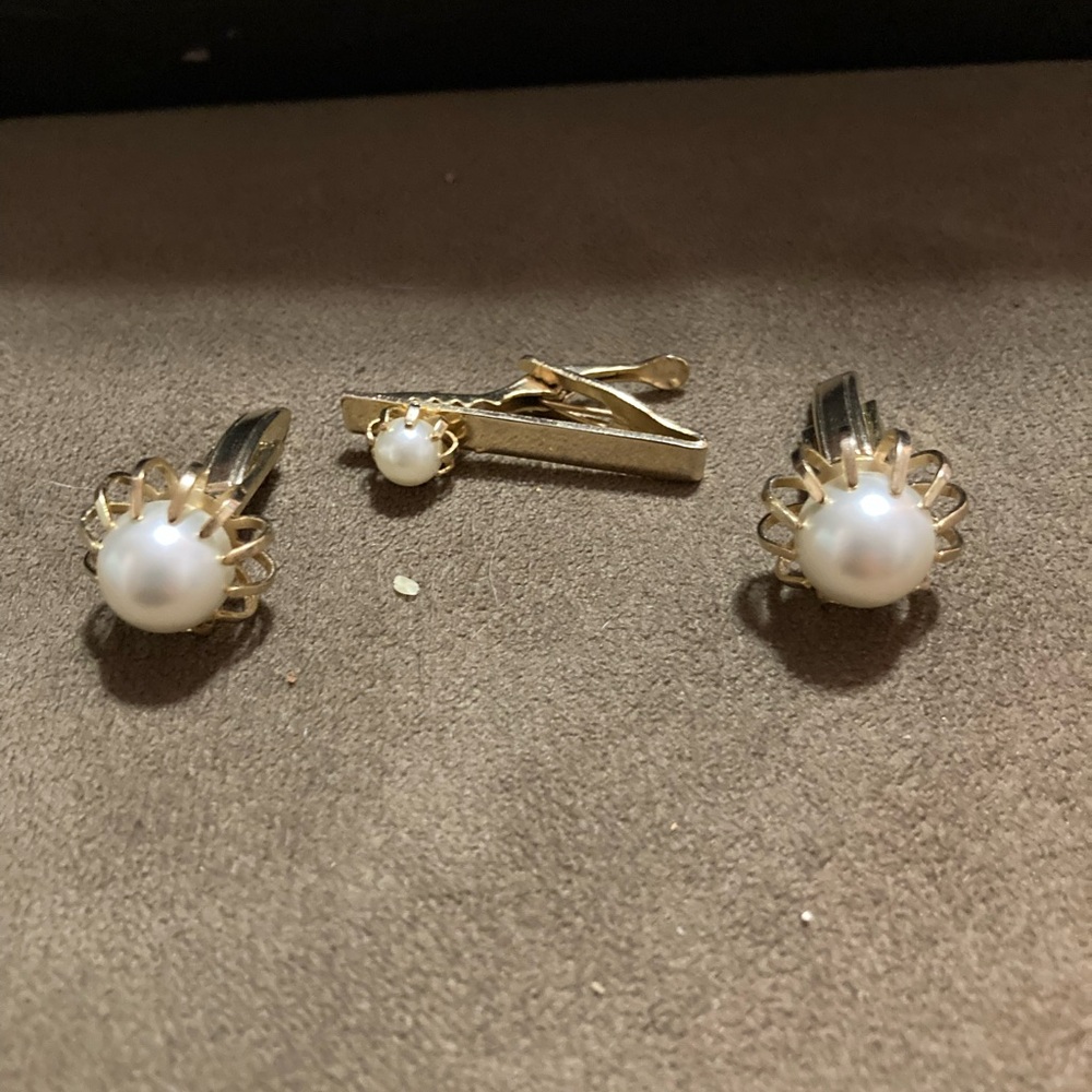 Gold and Pearl Cuff Link and Tie Clip set